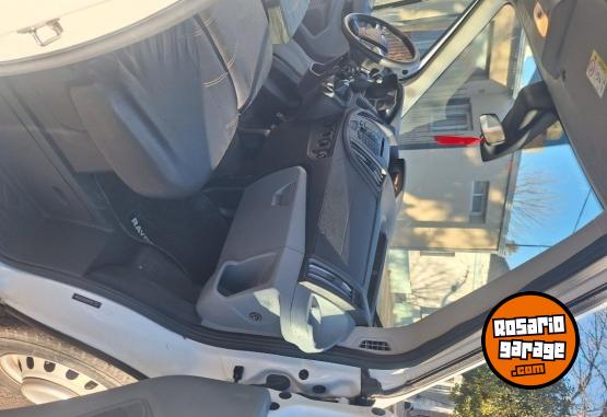 Utilitarios - Ford Transit chasis 2017 Diesel 64000Km - En Venta