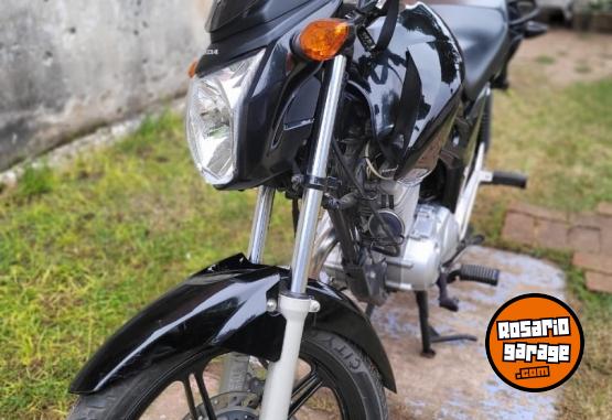Motos - Honda New titan 2020 Nafta 28000Km - En Venta