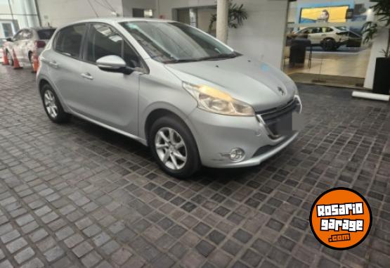 Autos - Peugeot 208 ALLURE TOUCH 2015 Nafta 100000Km - En Venta