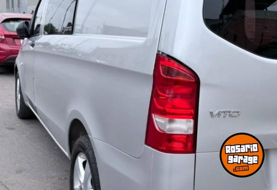 Utilitarios - Mercedes Benz Vito furgón mixto 2019 Diesel 22Km - En Venta