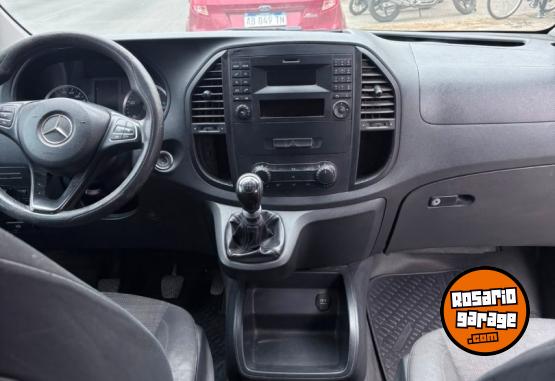 Utilitarios - Mercedes Benz Vito furgón mixto 2019 Diesel 22Km - En Venta