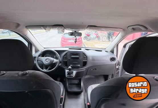 Utilitarios - Mercedes Benz Vito furgón mixto 2019 Diesel 22Km - En Venta