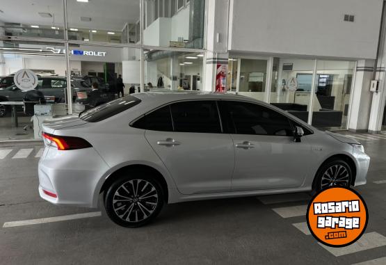 Autos - Toyota COROLLA SEG HYBRID CVT 2024 Electrico / Hibrido 75000Km - En Venta