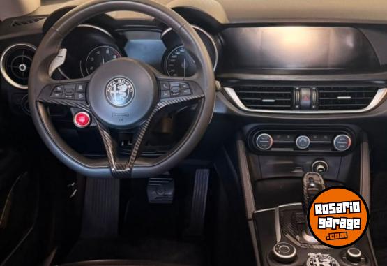 Autos - Alfa Romeo Stelvio 2019 Nafta 70900Km - En Venta