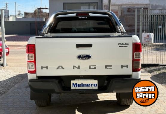 Camionetas - Ford RANGER DC 4X2 XLS 3.2L D 2015 Diesel 170281Km - En Venta