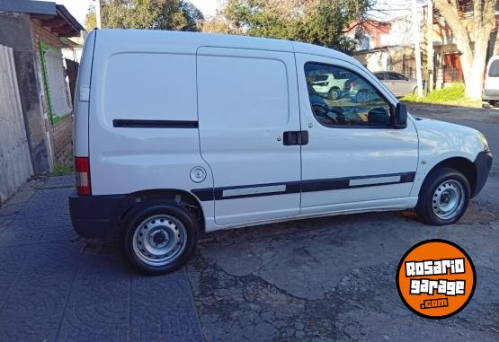 Utilitarios - Peugeot Partner 2012 Diesel 300000Km - En Venta