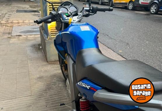 Motos - Suzuki GSX 2024 Nafta 200Km - En Venta