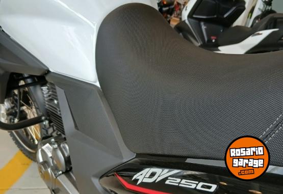 Motos - Corven TRIAX 250 ADVENTURE 2026 Nafta 0Km - En Venta