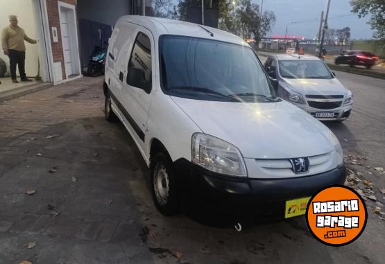 Utilitarios - Peugeot PARTNER FURGÓN 2013 Diesel 200000Km - En Venta