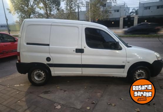 Utilitarios - Peugeot PARTNER FURGÓN 2013 Diesel 200000Km - En Venta
