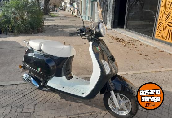 Motos - Motomel Strato Euro 150 2023 Nafta 1500Km - En Venta