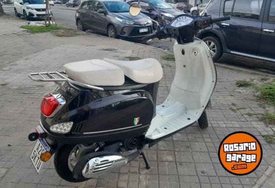 Motos - Motomel Strato Euro 150 2023 Nafta 1500Km - En Venta