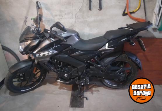 Motos - Bajaj Rauser NS 200. 2023 Nafta 5600Km - En Venta