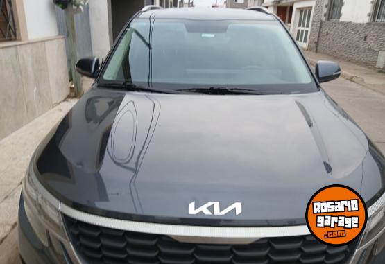 Autos - Kia Seltos 2023 Nafta 27000Km - En Venta