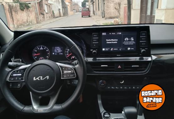 Autos - Kia Seltos 2023 Nafta 27000Km - En Venta