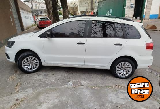 Autos - Volkswagen Suran 2016 Nafta 180000Km - En Venta
