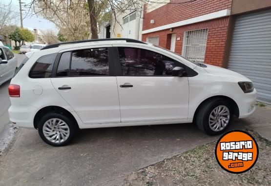 Autos - Volkswagen Suran 2016 Nafta 180000Km - En Venta