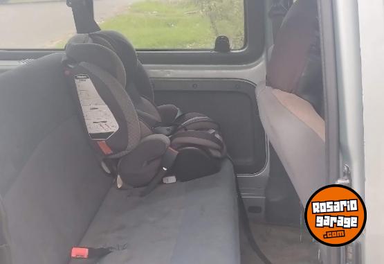 Utilitarios - Renault Kangoo 1999 Nafta 120000Km - En Venta