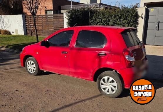 Autos - Toyota Etios X 2019 Nafta 120000Km - En Venta