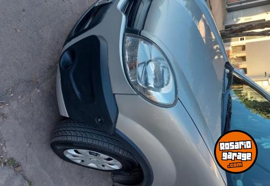 Utilitarios - Renault Kangoo 2015 GNC 175000Km - En Venta