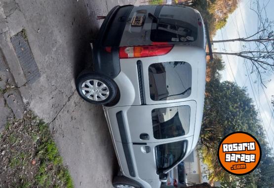 Utilitarios - Renault Kangoo 2015 GNC 175000Km - En Venta