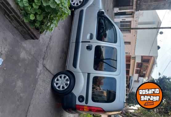 Utilitarios - Renault Kangoo 2015 GNC 175000Km - En Venta