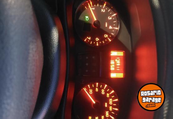 Utilitarios - Renault Kangoo 2015 GNC 175000Km - En Venta