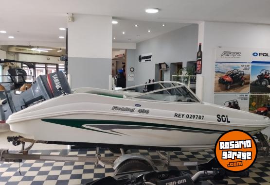 Embarcaciones - Vendo fishing 4,90 arco iris con Yamaha 90hp - En Venta
