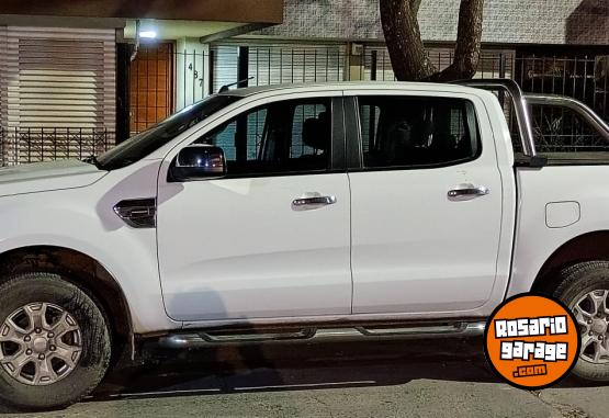 Camionetas - Ford Ranger xlt 2019 GNC 250000Km - En Venta