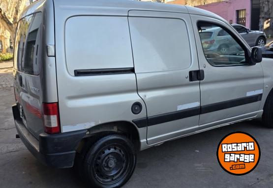 Utilitarios - Peugeot Partner 2012 GNC 150000Km - En Venta