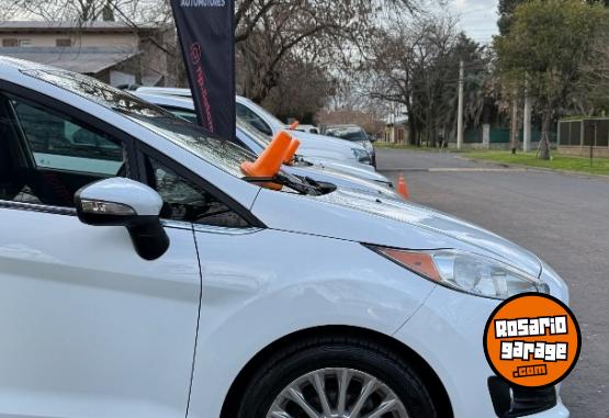 Autos - Ford Fiesta titanium 2016 GNC 163000Km - En Venta