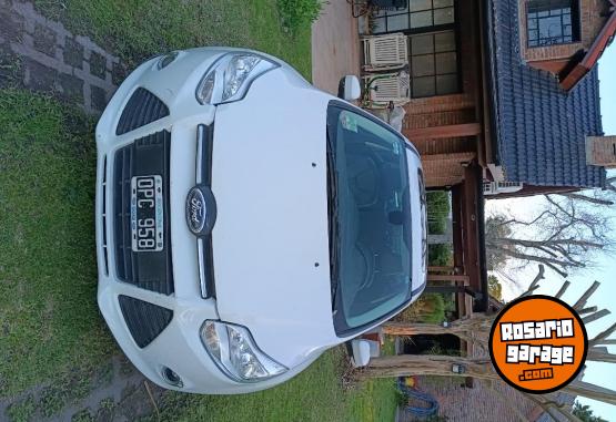 Autos - Ford Focus III SE Plus mt 2015 Nafta 145500Km - En Venta