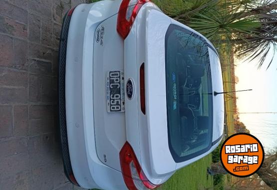 Autos - Ford Focus III SE Plus mt 2015 Nafta 145500Km - En Venta