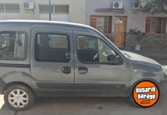 Utilitarios - Renault kangoo 2015 GNC 280000Km - En Venta