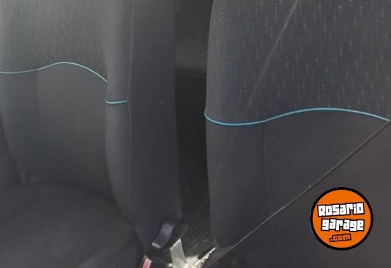 Utilitarios - Renault kangoo 2015 GNC 280000Km - En Venta