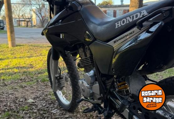 Motos - Honda Tornado 250 2016 Nafta 15600Km - En Venta