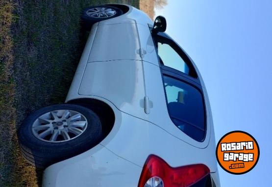 Autos - Fiat Palio Essence full 1.4 2015 Nafta 140000Km - En Venta