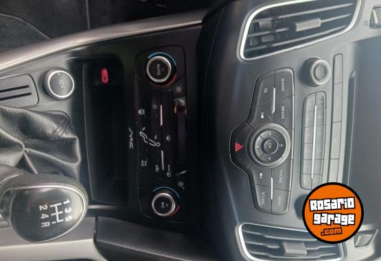 Autos - Ford Focus 2016 Nafta 100000Km - En Venta