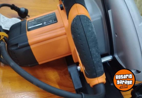 Herramientas - Vendo sierra circular marca LUSQTOFF de235MM nueva sin usar - En Venta