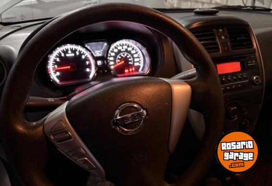 Autos - Nissan Versa Sense AT 2018 Nafta 141000Km - En Venta