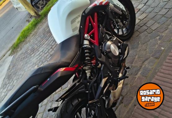 Motos - Benelli 302s 2023 Nafta 4300Km - En Venta