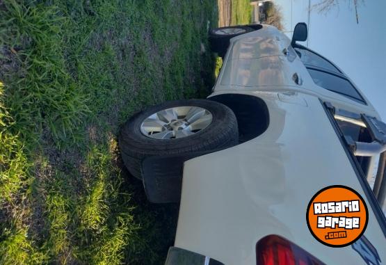 Camionetas - Toyota Hilux 2019 Diesel 130000Km - En Venta