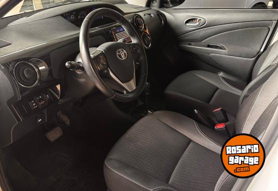 Autos - Toyota Etios 2023 Nafta 60000Km - En Venta