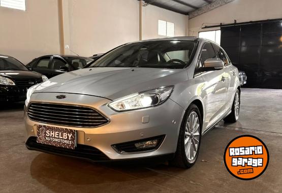 Autos - Ford Focus titanium 2.0 at 2017 Nafta 88000Km - En Venta