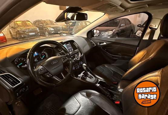 Autos - Ford Focus titanium 2.0 at 2017 Nafta 88000Km - En Venta