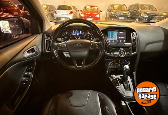 Autos - Ford Focus titanium 2.0 at 2017 Nafta 88000Km - En Venta