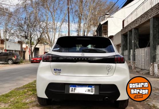 Autos - Peugeot 208 2021 GNC 140000Km - En Venta