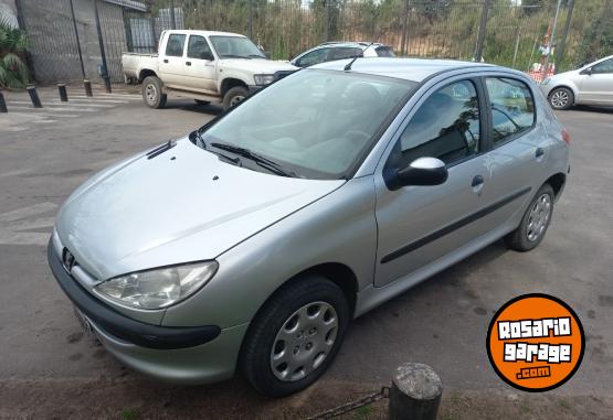 Autos - Peugeot 206 2011 Nafta 101800Km - En Venta