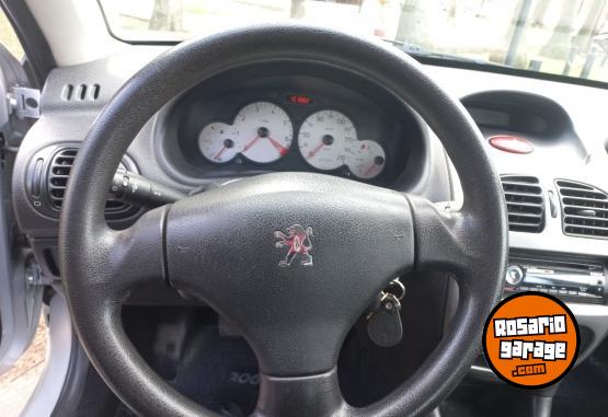 Autos - Peugeot 206 2011 Nafta 101800Km - En Venta