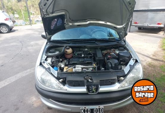 Autos - Peugeot 206 2011 Nafta 101800Km - En Venta